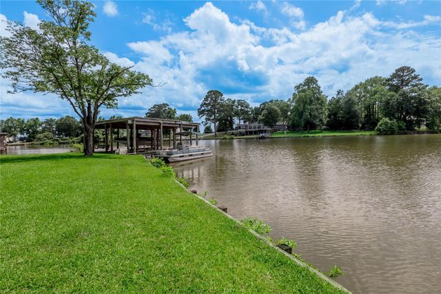 324 Red Oak Lane, Trinity, TX 75862