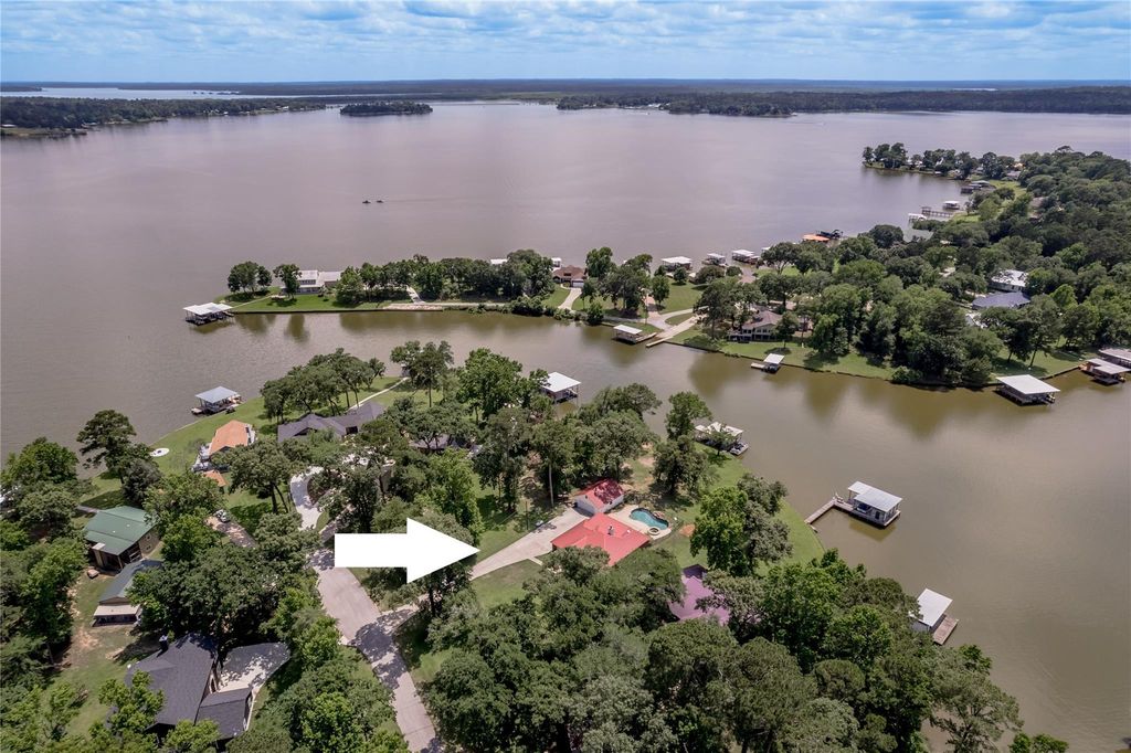 324 Red Oak Lane, Trinity, TX 75862