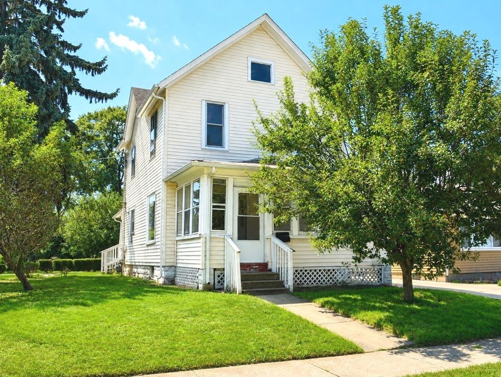 900 Spruce Street, Aurora, IL 60506