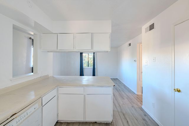 401 Georgia Street SE, Albuquerque, NM 87108