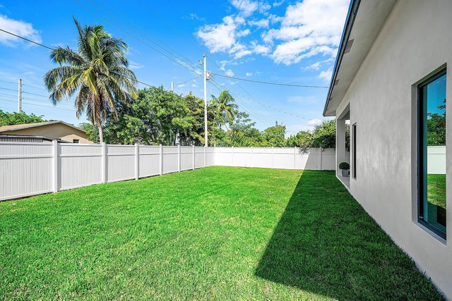 3361 NE 4th Avenue, Boca Raton, FL 33431
