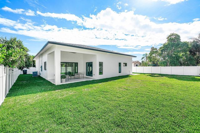 3361 NE 4th Avenue, Boca Raton, FL 33431