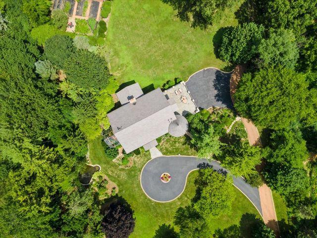 236 Steeplechase Road, Barrington Hills, IL 60010