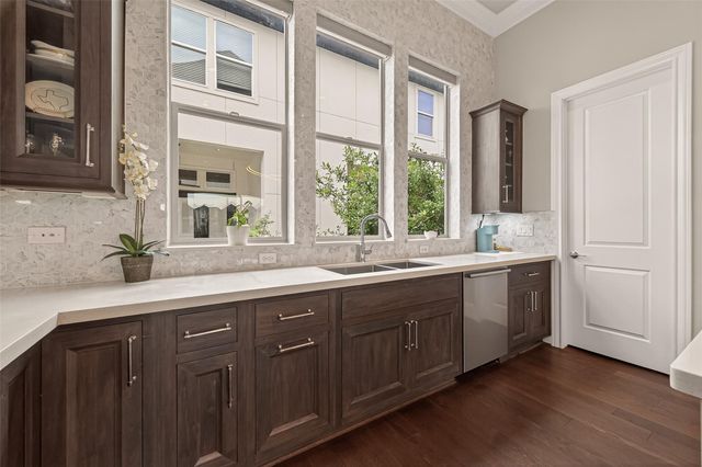 2709 Kinsley Oaks Drive, Houston, TX 77007