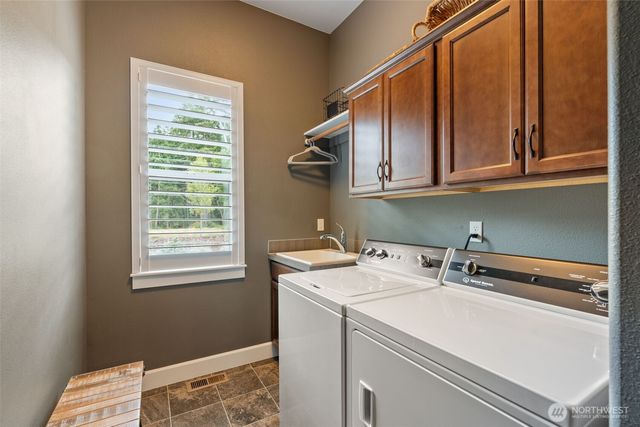 8022 57th Lane NE, Olympia, WA 98516