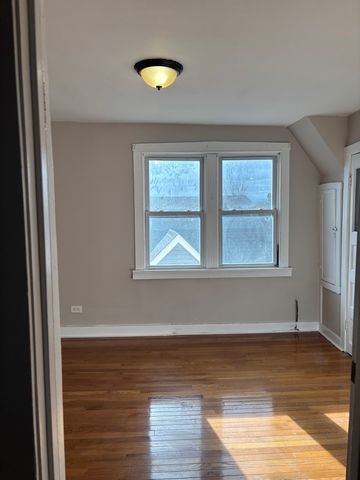 2524 N Central Park Avenue 3, Chicago, IL 60647