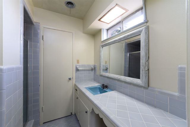 3217 Cedarcroft Lane, Dallas, TX 75233