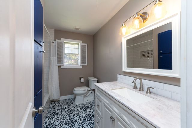 3217 Cedarcroft Lane, Dallas, TX 75233