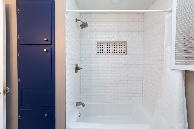 3217 Cedarcroft Lane, Dallas, TX 75233