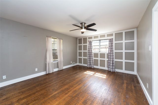 3217 Cedarcroft Lane, Dallas, TX 75233