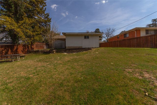 3217 Cedarcroft Lane, Dallas, TX 75233