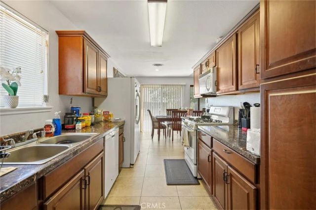 39144 Whiteash Drive, Palmdale, CA 93551