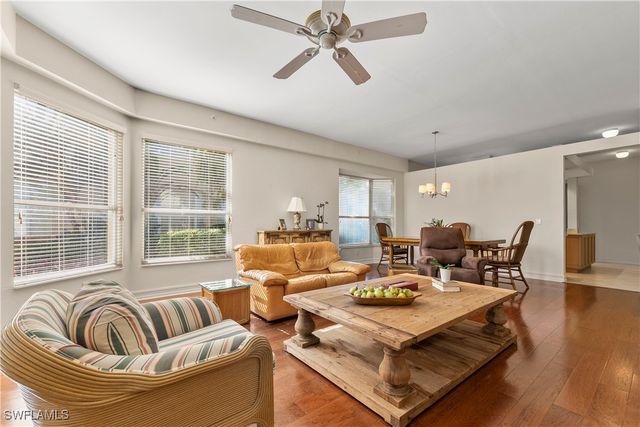 1875 Les Chateaux Blvd 104, Naples, FL 34109