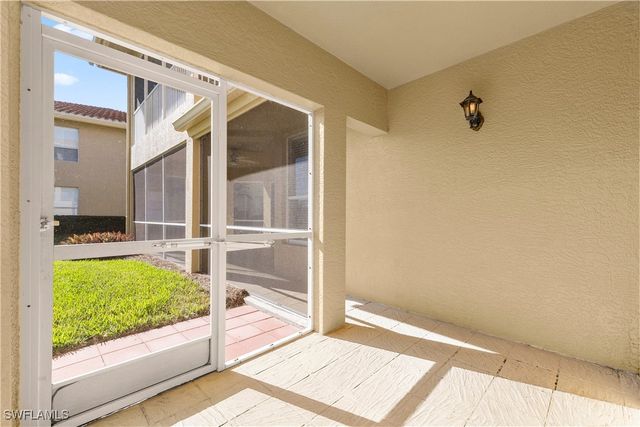 1875 Les Chateaux Blvd 104, Naples, FL 34109