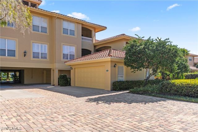 1875 Les Chateaux Blvd 104, Naples, FL 34109