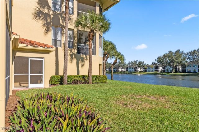 1875 Les Chateaux Blvd 104, Naples, FL 34109
