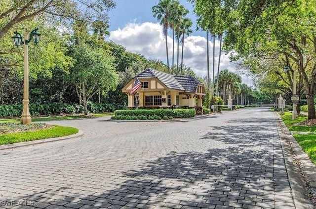 1875 Les Chateaux Blvd 104, Naples, FL 34109