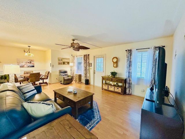 222 Pine Hov Circle A-1, Greenacres, FL 33463