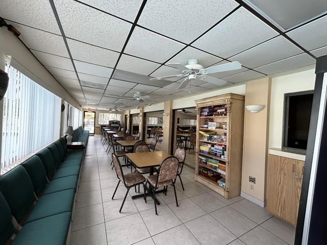 222 Pine Hov Circle A-1, Greenacres, FL 33463