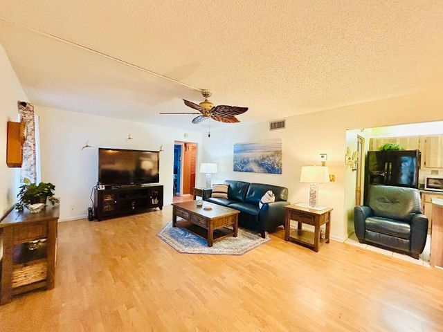 222 Pine Hov Circle A-1, Greenacres, FL 33463