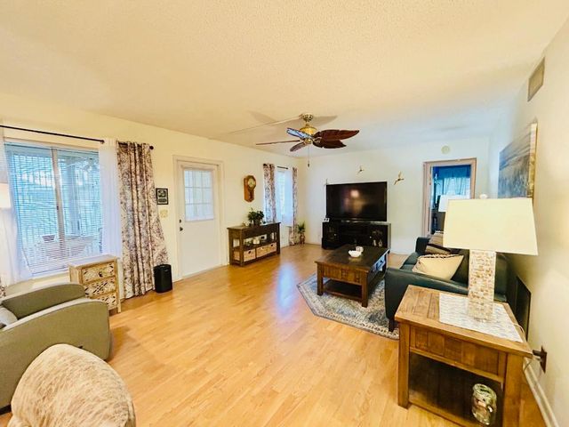 222 Pine Hov Circle A-1, Greenacres, FL 33463