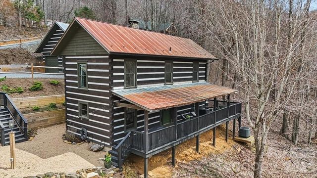 1444 Rich Mountain Road, Zionville, NC 28698