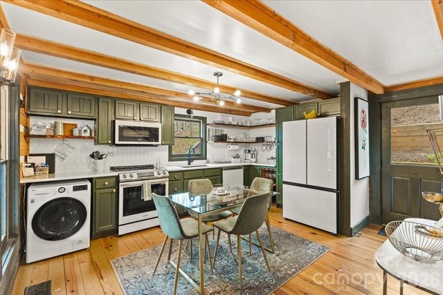 1444 Rich Mountain Road, Zionville, NC 28698