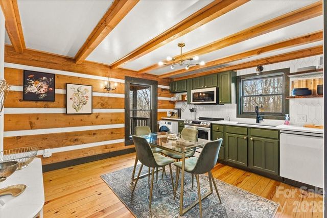 1444 Rich Mountain Road, Zionville, NC 28698