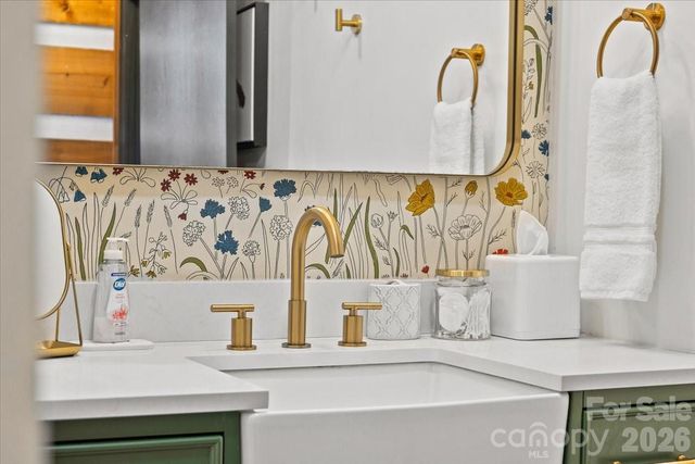 1444 Rich Mountain Road, Zionville, NC 28698