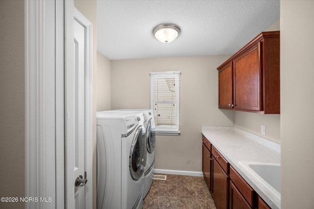 1015 Plumcreek Road, Toledo, OH 43615