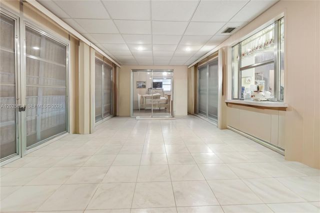 4901 NW 53rd St, Tamarac, FL 33319