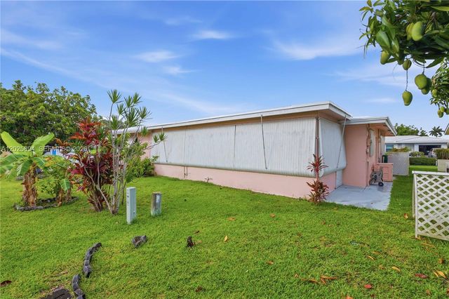 4901 NW 53rd St, Tamarac, FL 33319