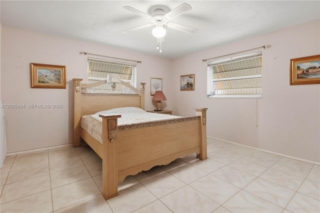 4901 NW 53rd St, Tamarac, FL 33319