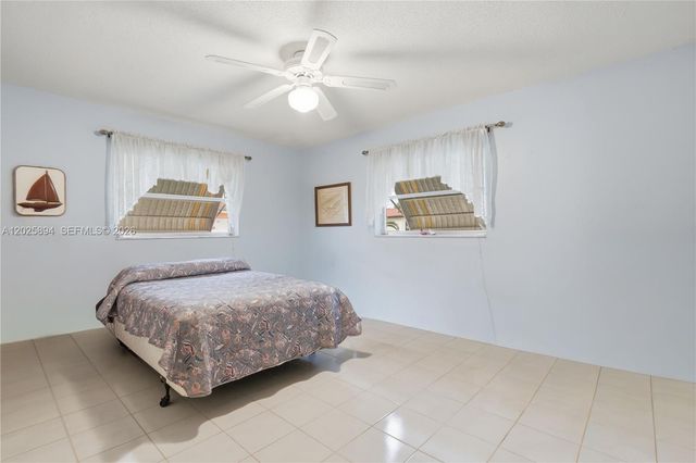 4901 NW 53rd St, Tamarac, FL 33319