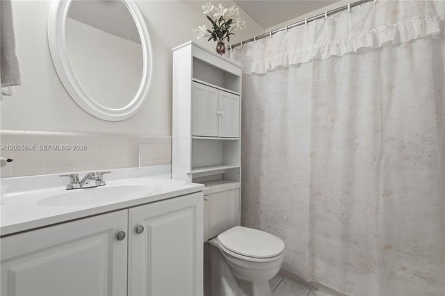 4901 NW 53rd St, Tamarac, FL 33319