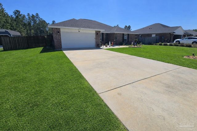 5653 Burr St, Milton, FL 32570