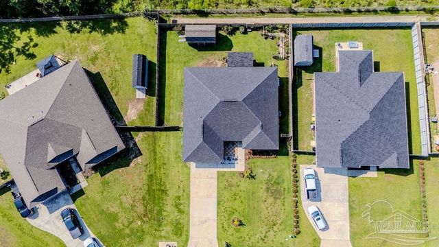 5653 Burr St, Milton, FL 32570