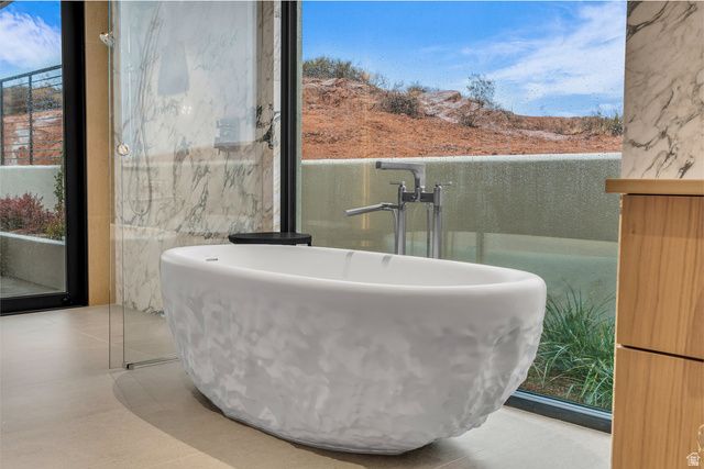 63 E COLIMA RD, Washington, UT 84780