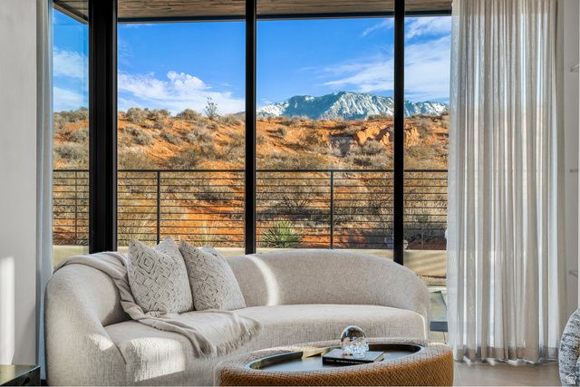 63 E COLIMA RD, Washington, UT 84780