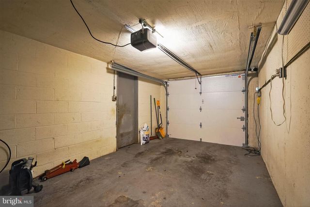 4026 GIDEON RD, Brookhaven, PA 19015