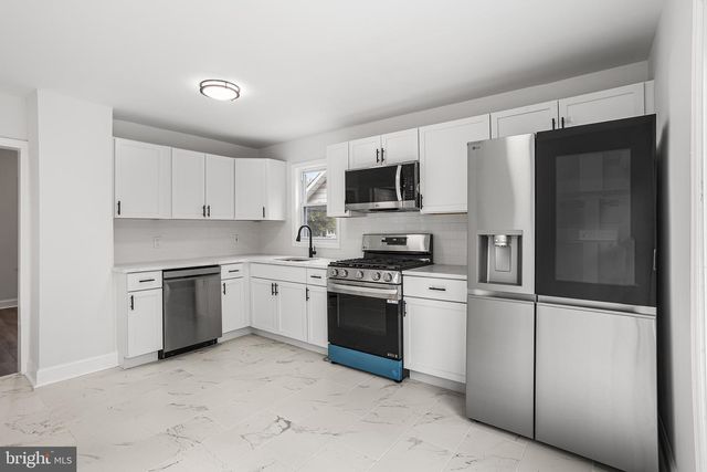 410 WALNUT AVE, Laurel Springs, NJ 08021
