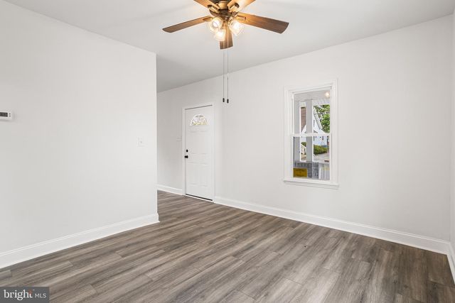 410 WALNUT AVE, Laurel Springs, NJ 08021