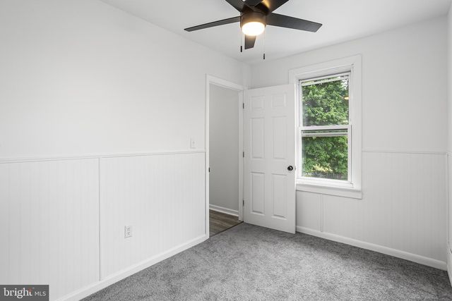 410 WALNUT AVE, Laurel Springs, NJ 08021