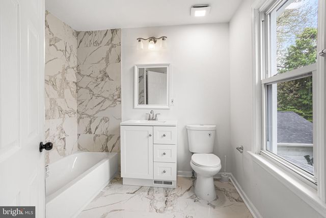 410 WALNUT AVE, Laurel Springs, NJ 08021
