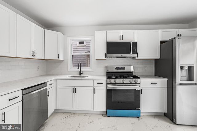 410 WALNUT AVE, Laurel Springs, NJ 08021
