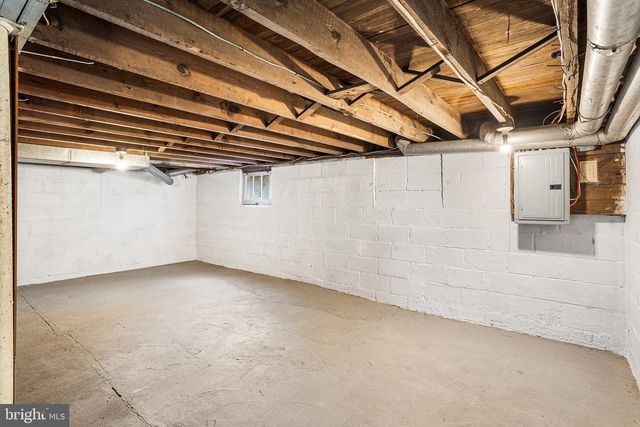 410 WALNUT AVE, Laurel Springs, NJ 08021