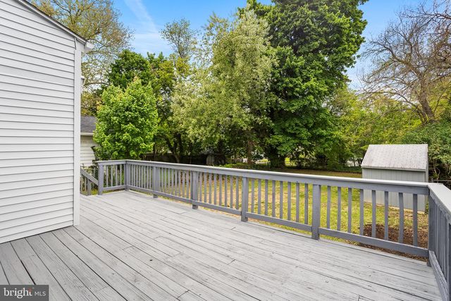 410 WALNUT AVE, Laurel Springs, NJ 08021