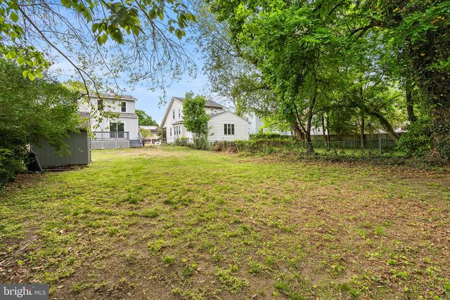 410 WALNUT AVE, Laurel Springs, NJ 08021