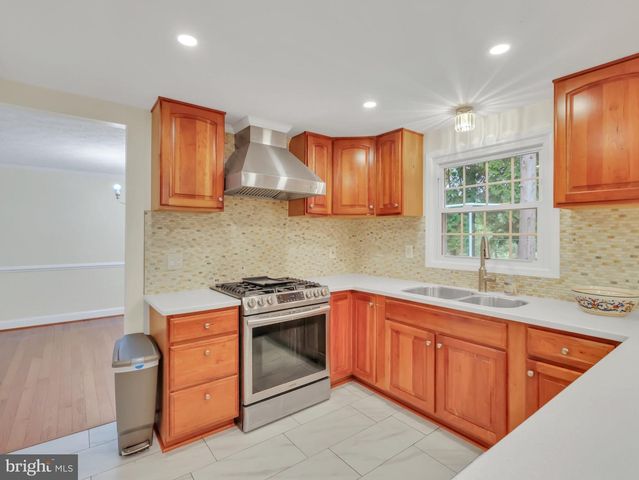 18 WINDMILL CT, Silver Spring, MD 20905