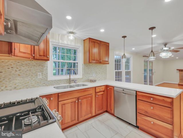 18 WINDMILL CT, Silver Spring, MD 20905